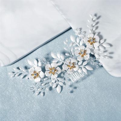 China Vintage RE3925 Silver Flower Hair Comb Elegant Bridal Bridesmaid Hair Accessories Wedding Hair Jewelry for sale