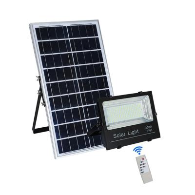 China IP65 300W High Brightness Outdoor Aluminum Waterproof Solar Powered LED Flood Light for sale