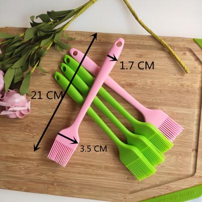 China Sustainable Baking Tools 21cm A Small Silicone Brush Barbecue Brush Oil Brush Silicone Beat DIY Cake Tool for sale