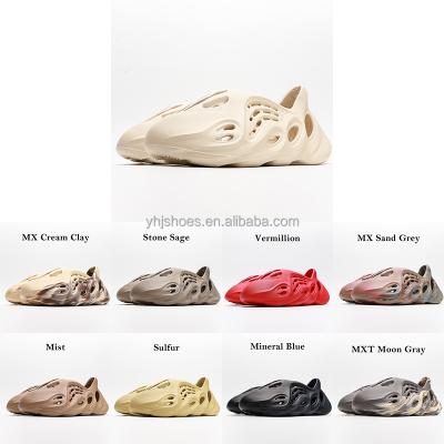 China Hot Selling Anti-Static Yezzy Logo Men Women Designer Shoes 1:1 Brand Yezzy Slide Foam Runner EVA Men Beach Yezzy Platform Sandals 8 for sale