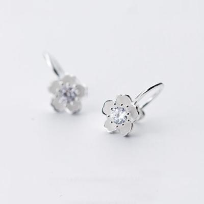 China Vintage 925 Silver Flower Cuff Huggie Pendiente Earring For Women for sale