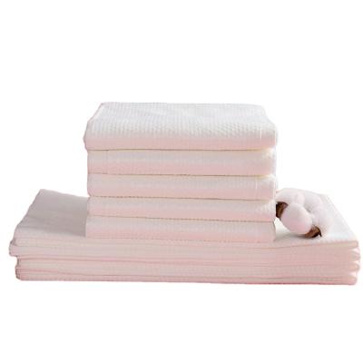 China 70x140cm Disposable Nonwoven Body Towels 70x140cm Factory Durable Bathroom Child Safe Supply for sale