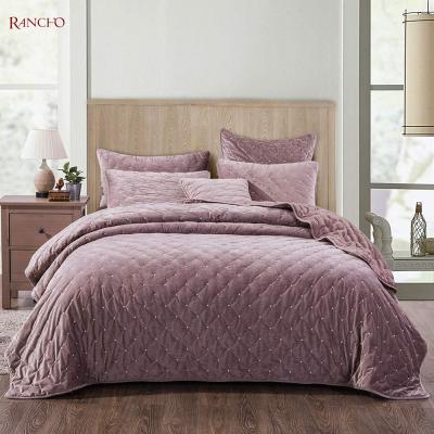 China Warm Winter Use Eco-Friendly Bulk Order Design Comforter Velvet Bedspread Set Beautiful for sale