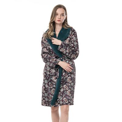 China Plush Bedroom Fleece Robes Long Bathrobe Soft Thick QUICK DRY Kimono Robe Hot Women's Robe Coat for sale