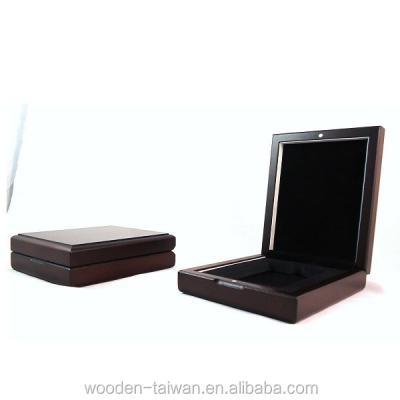 China Handmade Gorgeous Wooden Business Card Box for sale