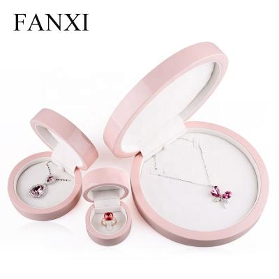 China Exquisite Fashionable Pink Lacquer Wooden Case Packing Box Gift Romantic Round Pink Lacquer Ring Necklace Jewelry Display Box FANXI for sale