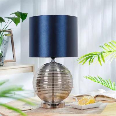 China EUROPEAN Newly Arrived Living Room Lighting Low Bedside Study Home Decoration Glass Desk Lamp for sale