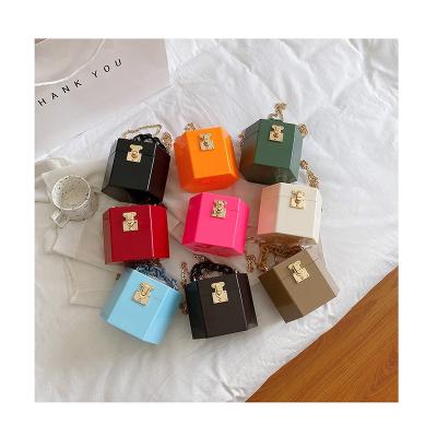 China Fashion Hexagon Acrylic Bags For Women 2021 Summer Jelly Box Clutch Women Party Small Main Messenger Handbag Purse for sale