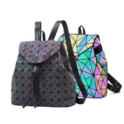 China Night Waterproof Black Holographic Luminous Reflections Laser Women Bag Drawstring Fashion Backpack Luminous Bag for sale