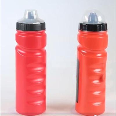 China Durable Plastic 700ML Sports Squeeze Water Bottle Insulated Bicycle Water Bottles For Soccer Football Running Water Bottle for sale