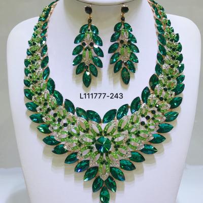 China Newest Big CLASSIC African Diamond Necklace Jewelry Sets For Women Wedding Party Indian Heavy Jewelry for sale