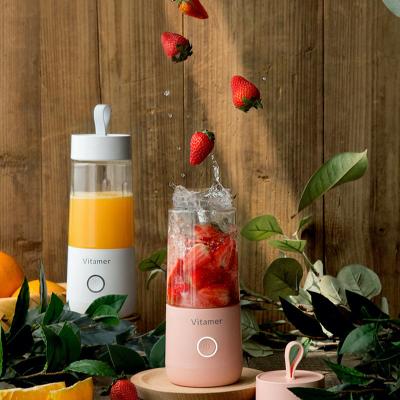 China Stir High Quality Mini Portable Electric Juicer Cup USB Blender Juicer 300ml 4 Blades Automatic Fruit Juicer for sale