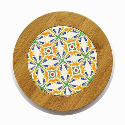 China Sustainable Set of 4 Round Bamboo Pot Holder with Ceramic in the Middle for Hot Dishes and Pans, Heat Pots, Decorative Kitchen Mat for sale