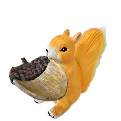 China Wholesale Stocked Garden Ornaments Custom Resin Squirrel Animal Feeder Bird Food Feeder for sale