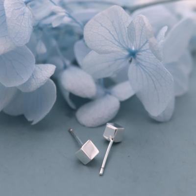 China Casual/Sporty Wholesale Earrings Smooth Surface Cute Simple Cube Earrings 925 Sterling Silver Earrings for sale