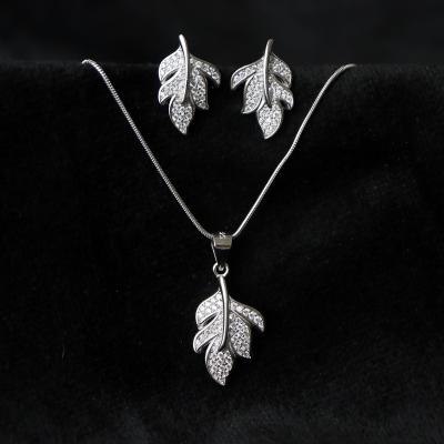 China CLASSIC Customized Jewelry Rhodium Plated Cubic Zirconia Leaf Earrings Pendant Charm 925 Sterling Silver Fine Jewelry Sets for sale