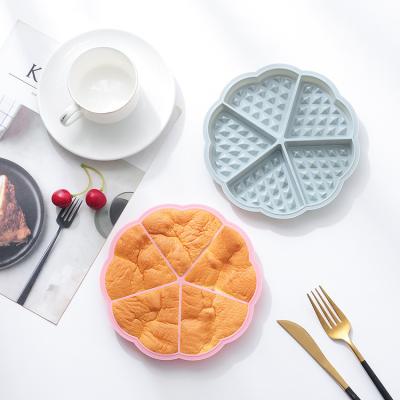 China Disposable Pink High Temperature Resistance Waffle Silicon Baking Molds Muffin Cake Mold for sale