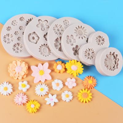 China Disposable Daisy Flower Sunflower Fondant Molds Chrysanthemum Flower Silicone Molds for Cake Decorating for sale