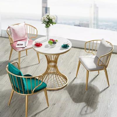 China Stofdichte bruiloftsfeest vergulde stoelen 21,5 inch lengte buiten bistro-meubilair Te koop