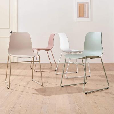 China Silla de Comedor  Dsw Contratada Alta Durabilidad Tonos Pastel Autoensamblada en venta