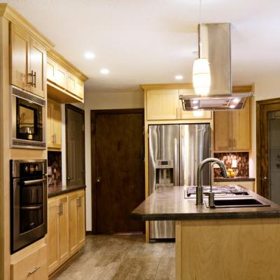 China Modern Solid Wood Oak Cherry Walnut Maple Kitchen Cabinet for sale