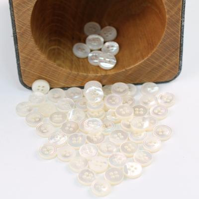 China Dry Cleaning Shell Buttons Clothes/Shell Buttons Wholesale Pearlescent /FASHION 4holes Shell Shirt Buttons for sale