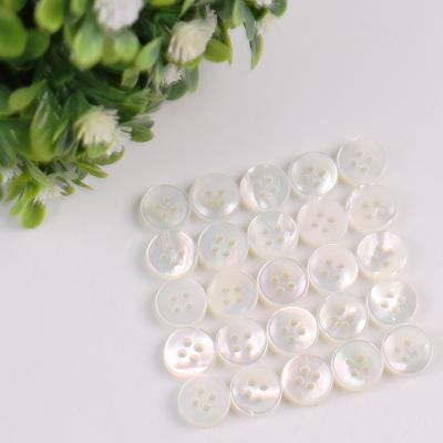 China BYY Dry ​​Cleaning Multi Sizes Customer Logo Loose Mother Natural Real Pear Button Shell Button Wholesale for sale