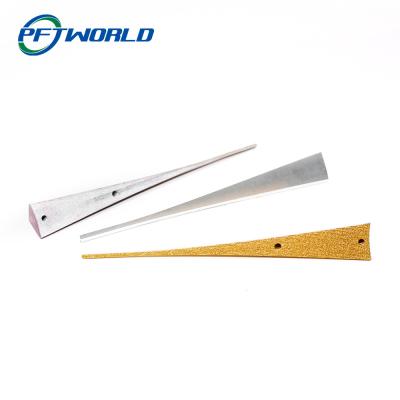 China Triangular Prism, Audio Panel Decoration, Anodized Aluminum Parts, Red &Amp; Yellow, Sheet Metal Parts Te koop