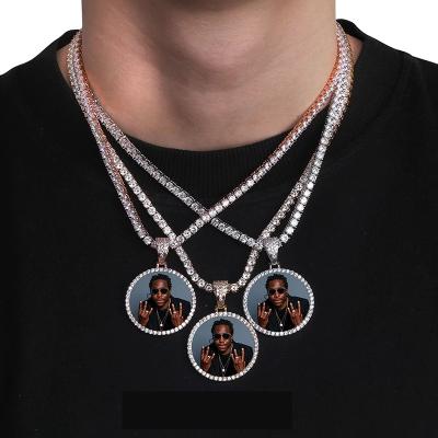 China Custom Classic Picture Men's Classic Picture Men's 18k Gold Plated Diamond Memory Necklaces Hip Hop Jewelry Heart Pendants Photo Necklace for sale