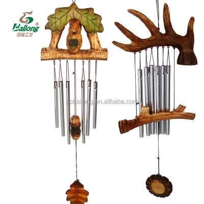 China Handmade USA Lodge Cabin Home Decor Ornament Rustic Wood Carving Animal Indoor Wind Chime for sale