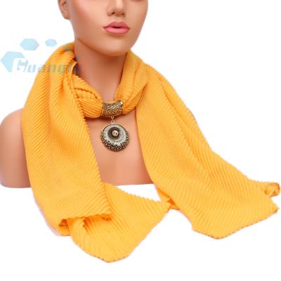 China 2018 Fashionable Zinc Alloy Magnetic Pendant Scarf for sale