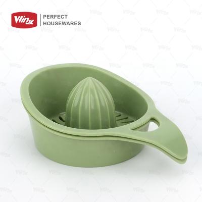 China PP Plastic Manual Citrus Lemon Juicer Orange Squeezer for sale