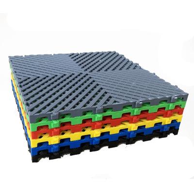 China 2.0cm PP Interlocking Garage Floor Tiles Floor Carwash Grating Mats Anti Slip Grate for sale