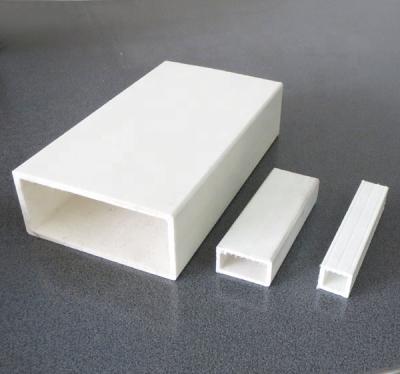 Chine Liste des tailles des tubes rectangulaires en plastique composite en fibre de verre pultrudée FRP à haute résistance pour les structures à vendre