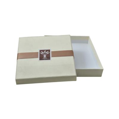 China Recyclable Wholesale Newcomer Eco Recycle FSC Cardboard Boxes With Lid for sale