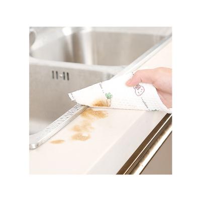 China Eco-friendly special paper towels for removing oil stains. Clean household oil stains with a disposable lazy cloth for sale