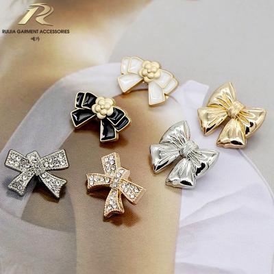 China Viable Factory Direct Sale Plating Zinc Alloy Metal Bowtie Butterfly Shape Shank Sewing Buttons For Clothing for sale