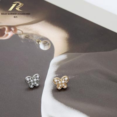 China Viable Crystal Rhinestone Pearl Embellishments Butterfly Shaped Metal Leg Sewing Shirt Buttons For Clothing for sale