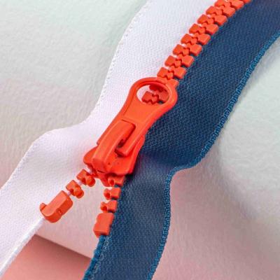 China Factory 5# Viable Customized Zipper Triangle Teeth Closed / Open Resin Plastic Waterproof Zipper for sale