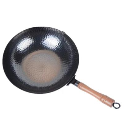 China 30cm Viable Chinese Hand Hammered Carbon Steel Wok With Wooden Handle Carbon Steel Wok Pan for sale