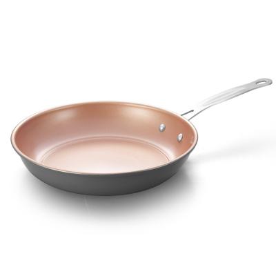 China Minimalist 24cm Non Stick Carbon Steel Frying Pan For Gas Or Induction Cooking for sale