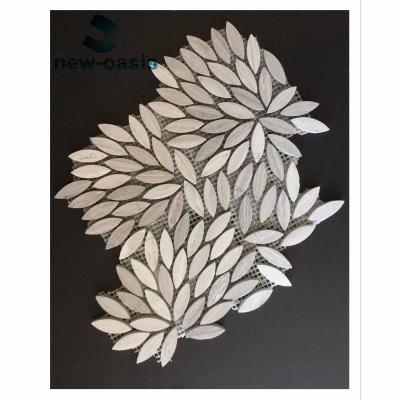 中国 White wooden marble flower design mosaic 販売のため