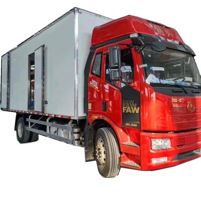 China High quality and durable refrigerated transport freezer food trucks are equipped with refrigeration units to transport dairy products for sale