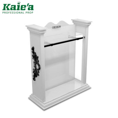 China Commerial Display Baby Clothes Display Stand Rack For Children Clothes Baby Clothing Display Rack High End Shelf for sale