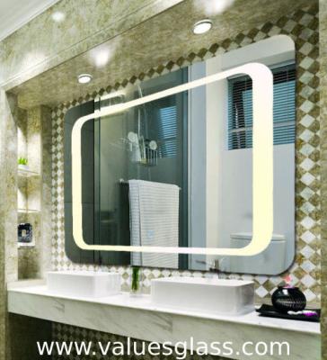 Cina specchi d'argento del bagno dello specchio lucidati 4mm LED con il commutatore di ghiaione di tocco in vendita