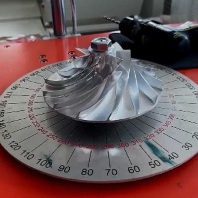 China Máquina de equilíbrio dinâmico de alta eficiência para lâmina de vento à venda