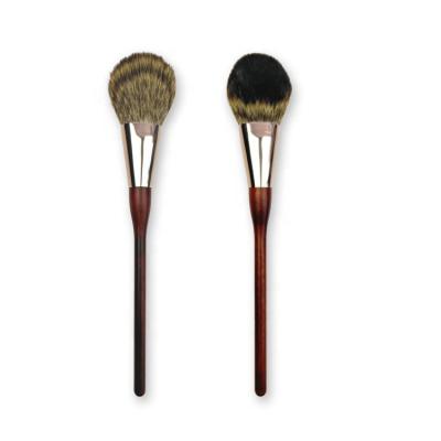 China Angular Blush New Design OCM Squirrel Handle Loose Arrangement Simple Imitation Wooden Hair Large Dry Makeup Powder Brush for sale