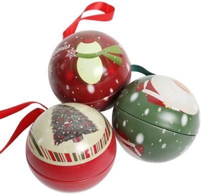 China Christmas Tree Baubles Ornaments Tinplate Candy Tin Box Xmas Tree Ball Pendant Kids Holiday Surprise Gift en venta