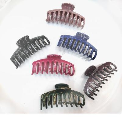 China Large Size Durable Acrylic Plastic Hair Claw Hair Grip Claw Clip For Women Bathroom Hair Accessories for sale