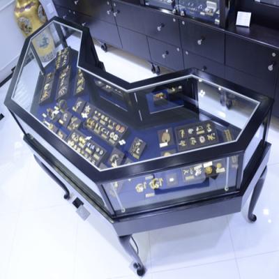 China Jewelery desplay and retail store fixtures jewelry store interior design with glass jewelry display counters for sale